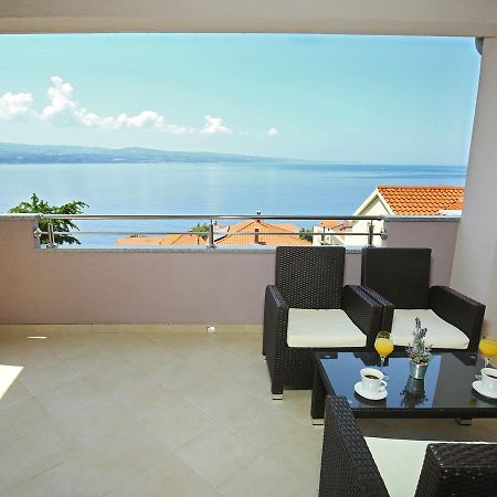 Apartments Nemira Exclusive Оміш Екстер'єр фото