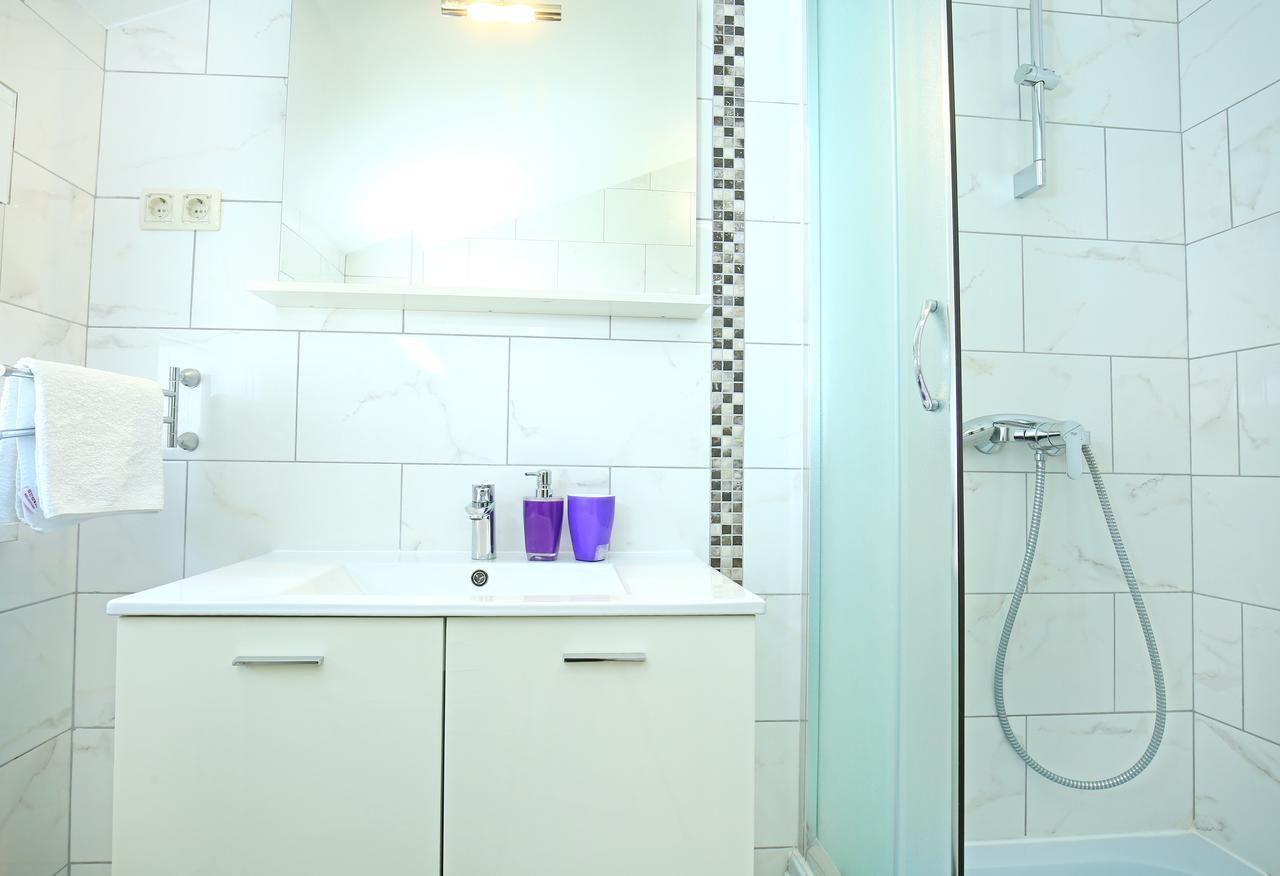 Apartments Nemira Exclusive Оміш Екстер'єр фото