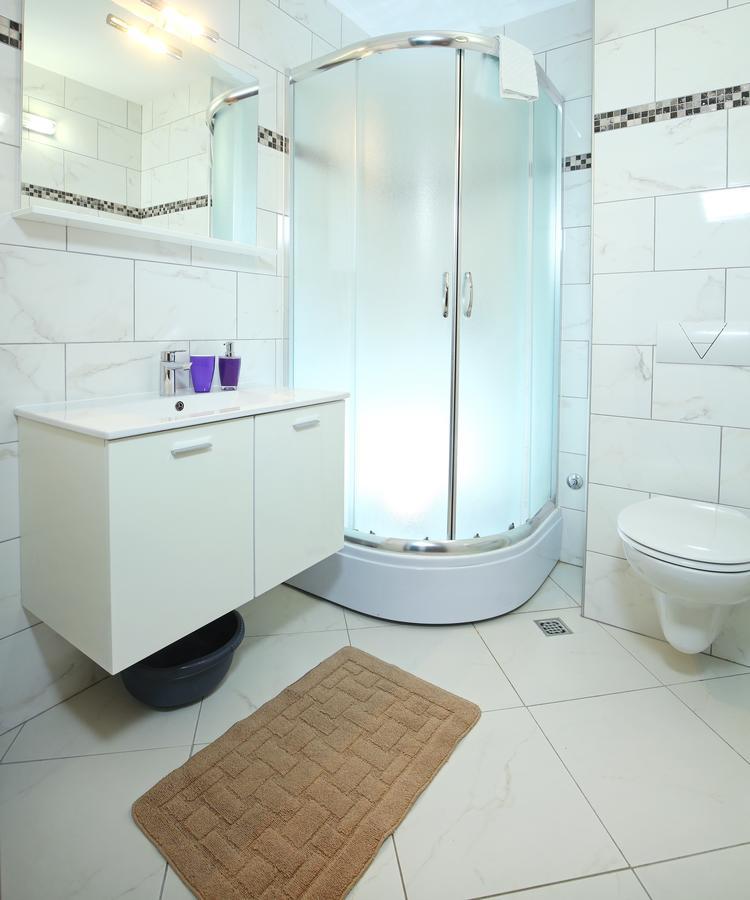 Apartments Nemira Exclusive Оміш Екстер'єр фото