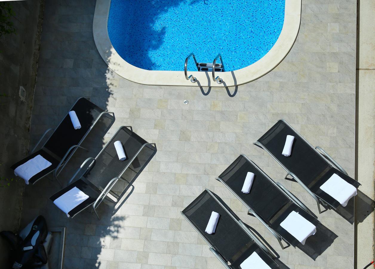 Apartments Nemira Exclusive Оміш Екстер'єр фото
