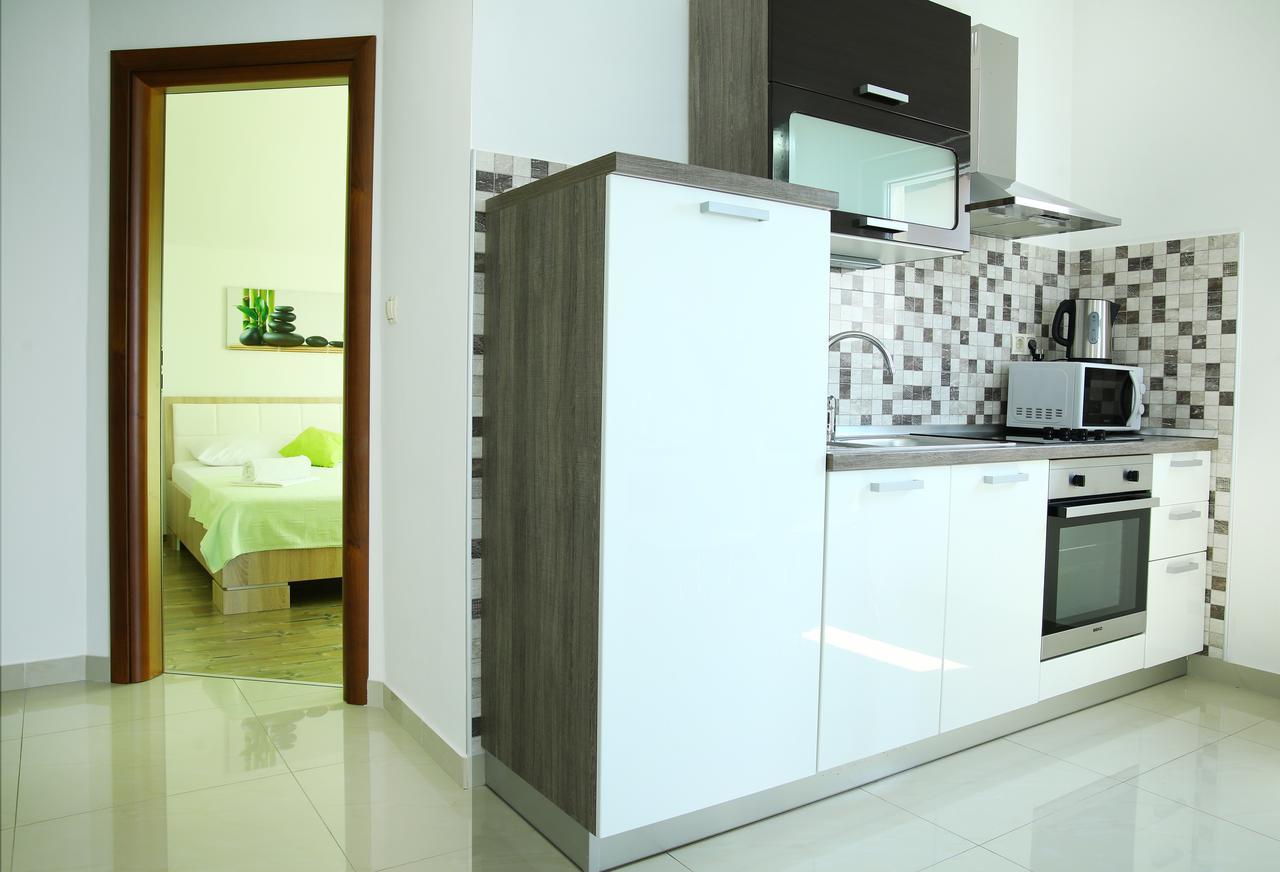 Apartments Nemira Exclusive Оміш Екстер'єр фото